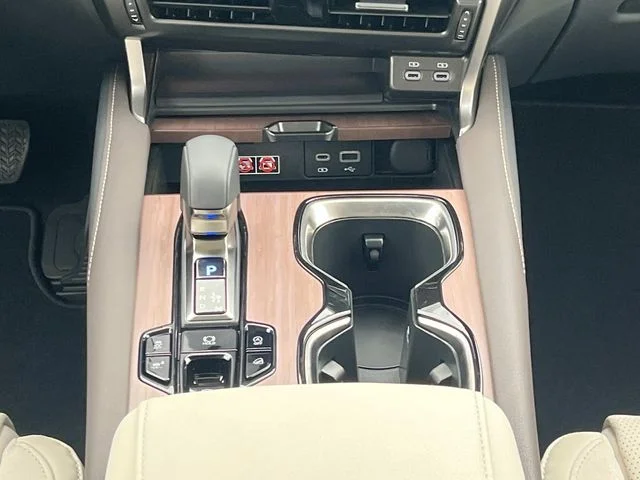 New 2026 Nori Green Pearl Lexus LUXURY image 17