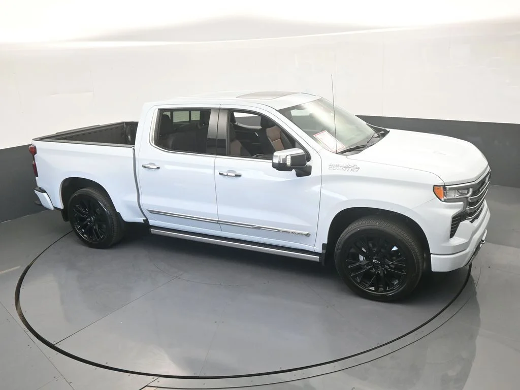 Used 2026 Summit White Chevrolet High Country image 69