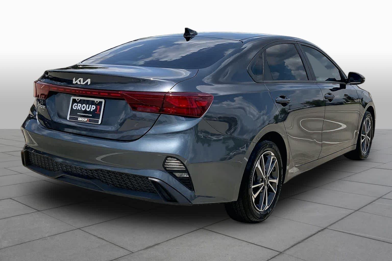 Used 2023 Gravity Gray Kia LXS image 13
