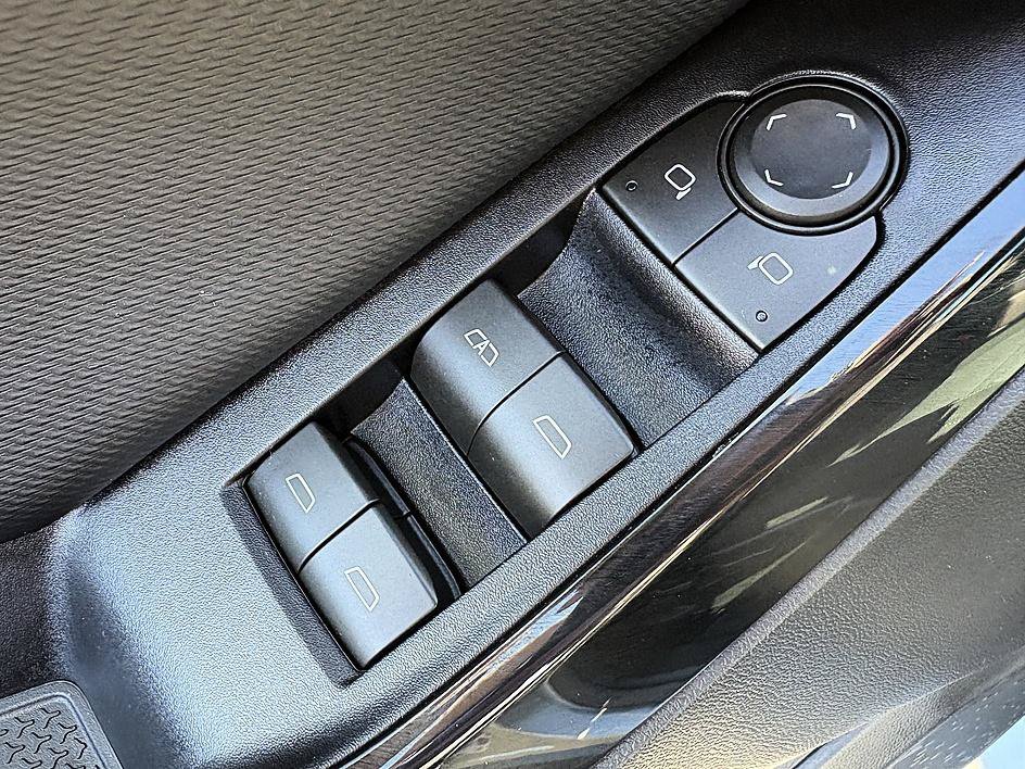 Used 2026 Sterling Gray Metallic Chevrolet FWD LT image 17