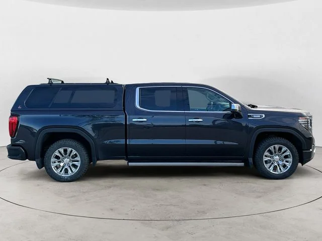 Used 2023 Titanium GMC Denali image 6