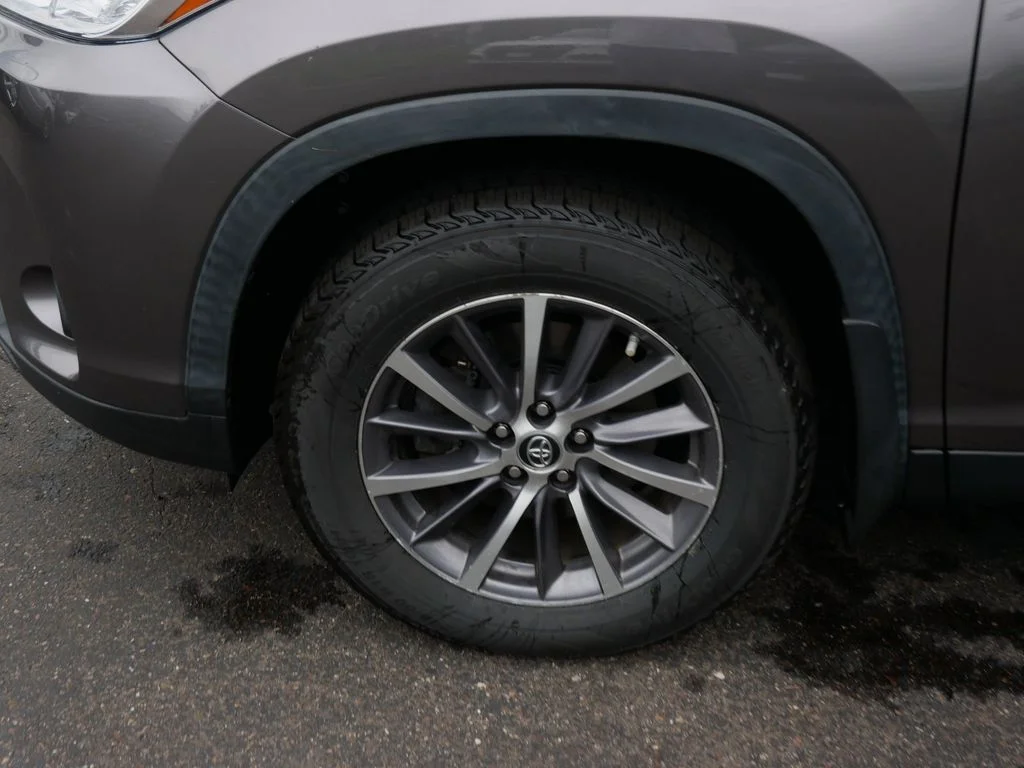 Certified Used 2019 Gray Toyota XLE image 8