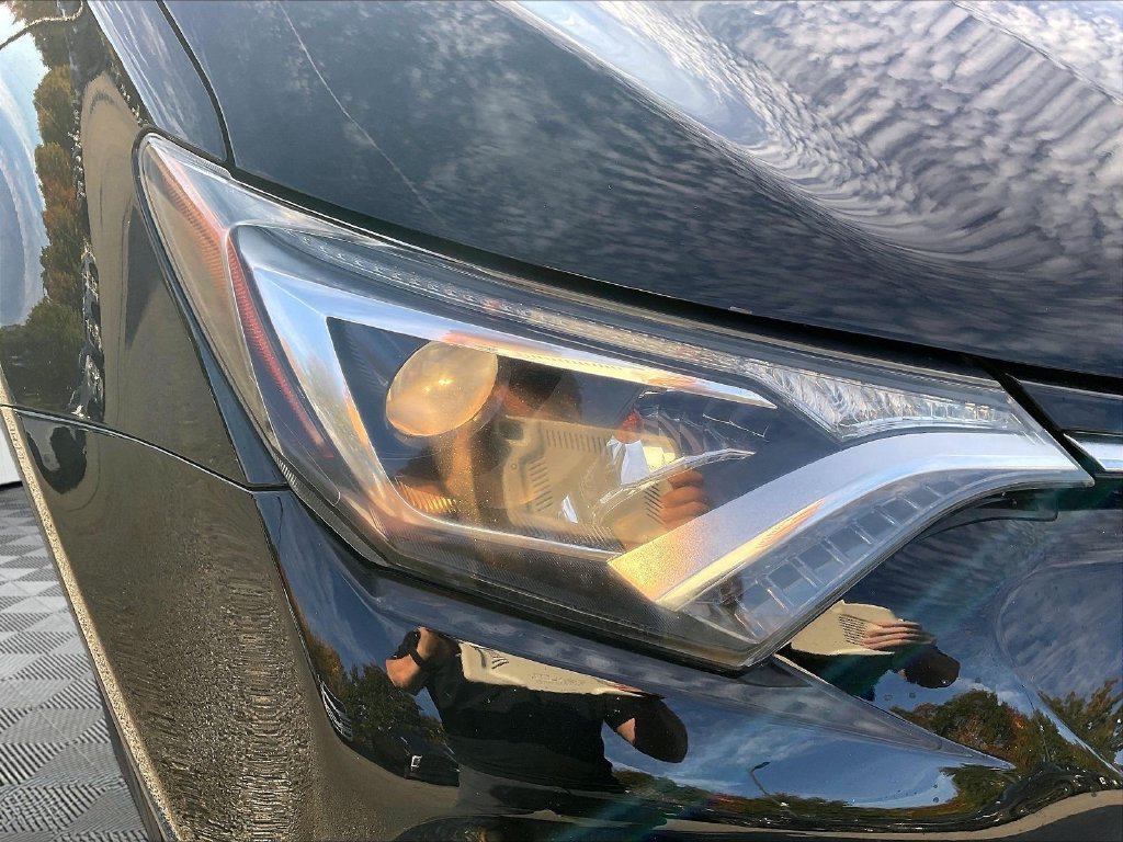 Used 2018 Black Toyota XLE image 29
