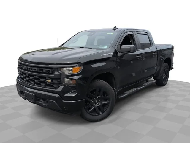 2022 Chevrolet Silverado 1500 Custom 4X4 Crew Cab Short Box's photo