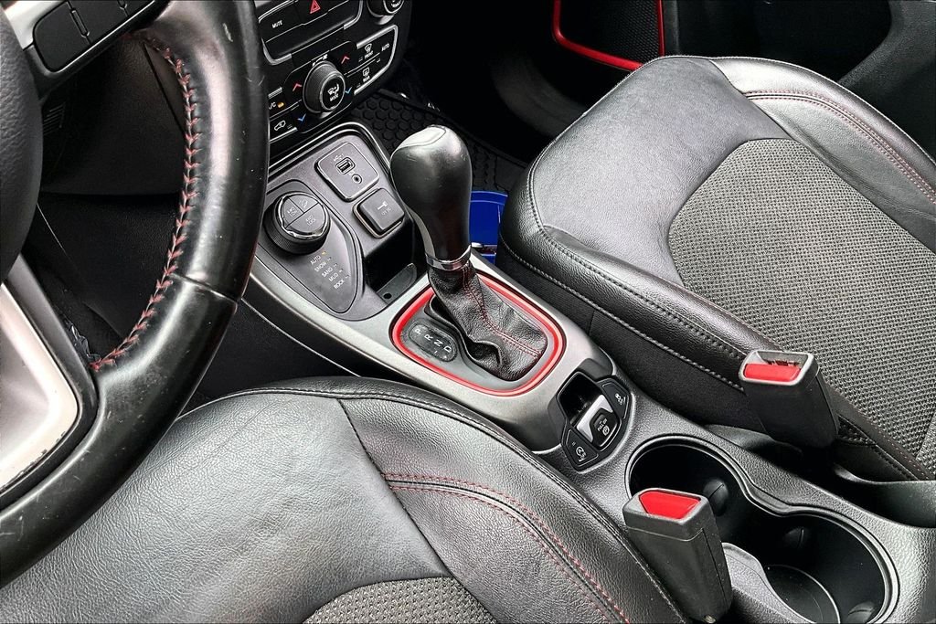 Used 2020 Red Jeep Trailhawk image 14