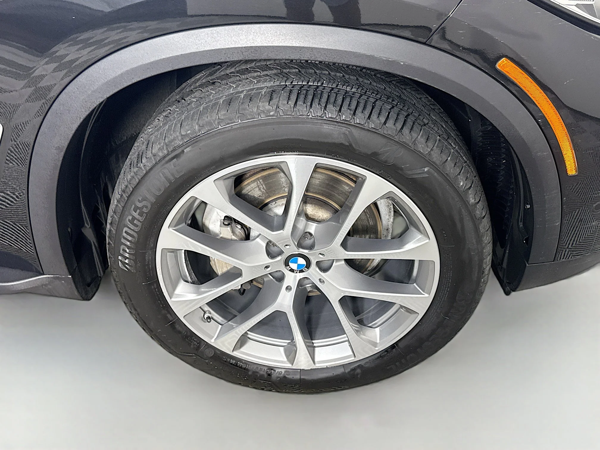 Used 2023 Black Sapphire Metallic BMW sDrive40i image 28