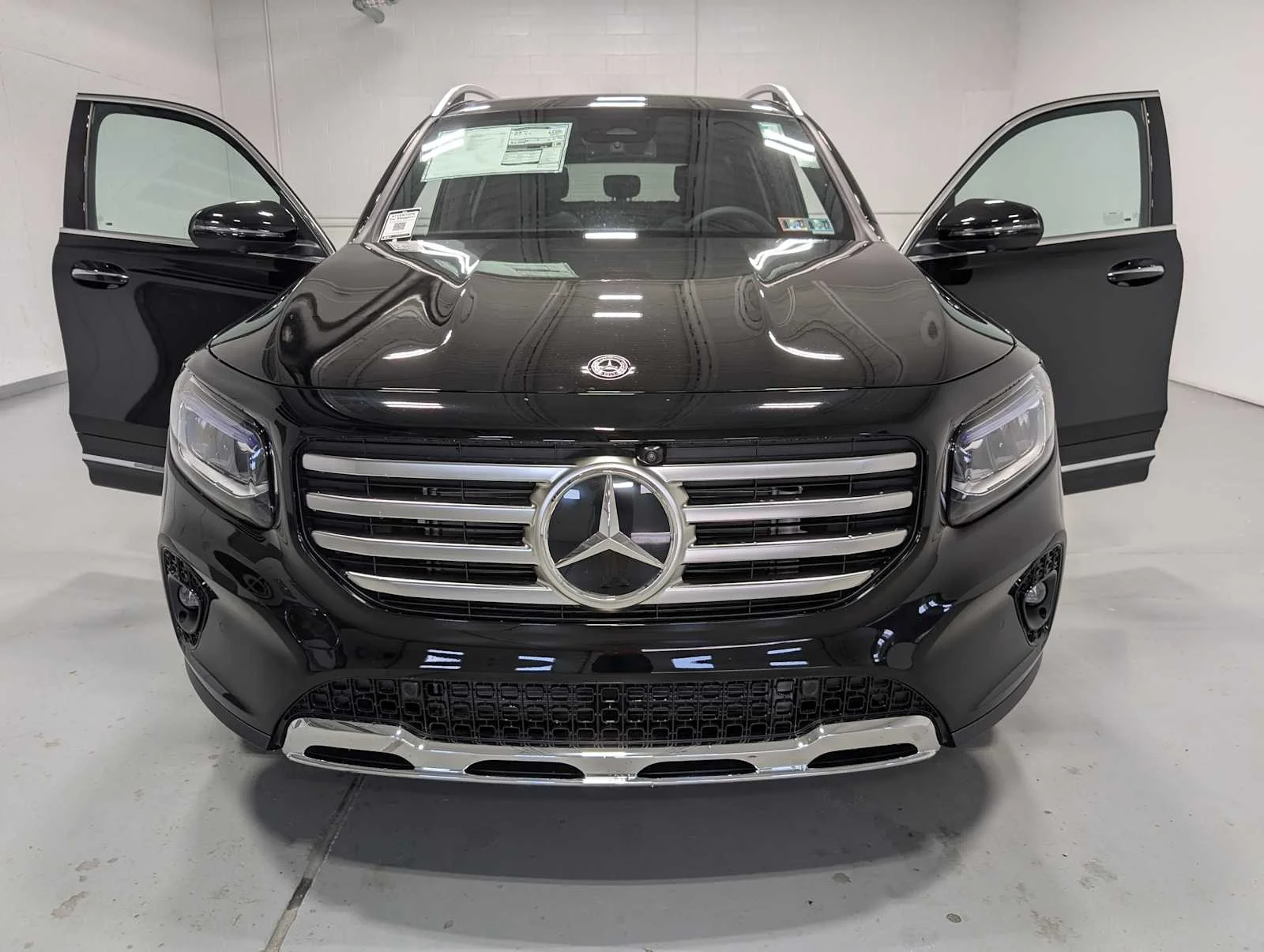 Used 2026 Night Black Mercedes-Benz GLB 250 image 13