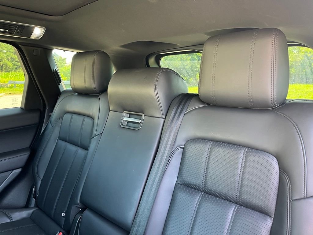 Used 2022 White Land Rover HSE Silver Edition image 24
