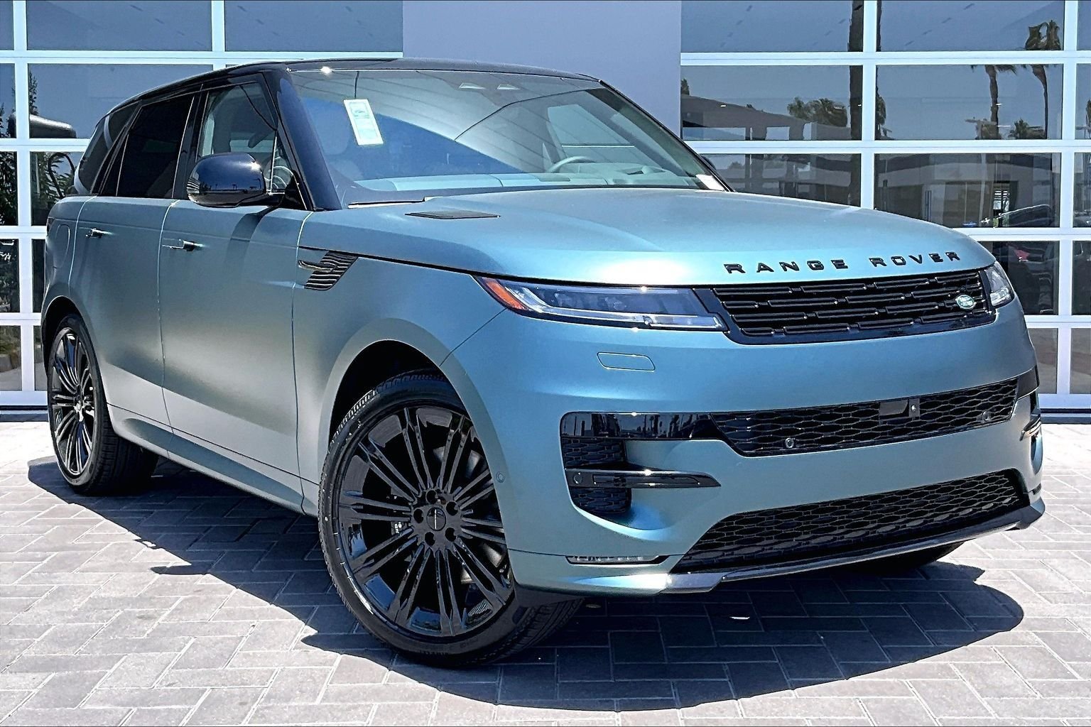New 2026 Giola Green Land Rover Dynamic SE image 2