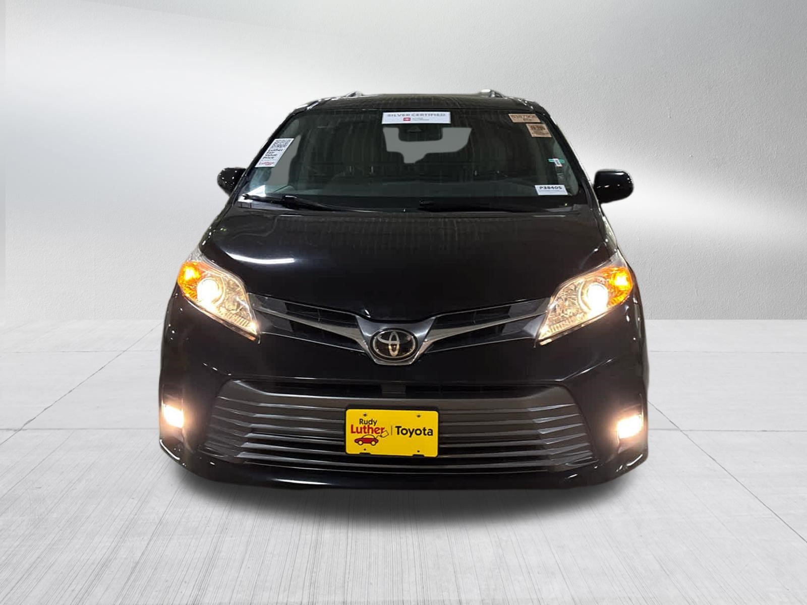 Certified 2019 Toyota Sienna XLE Premium with VIN 5TDDZ3DC1KS216825 for sale in Golden Valley, Minnesota