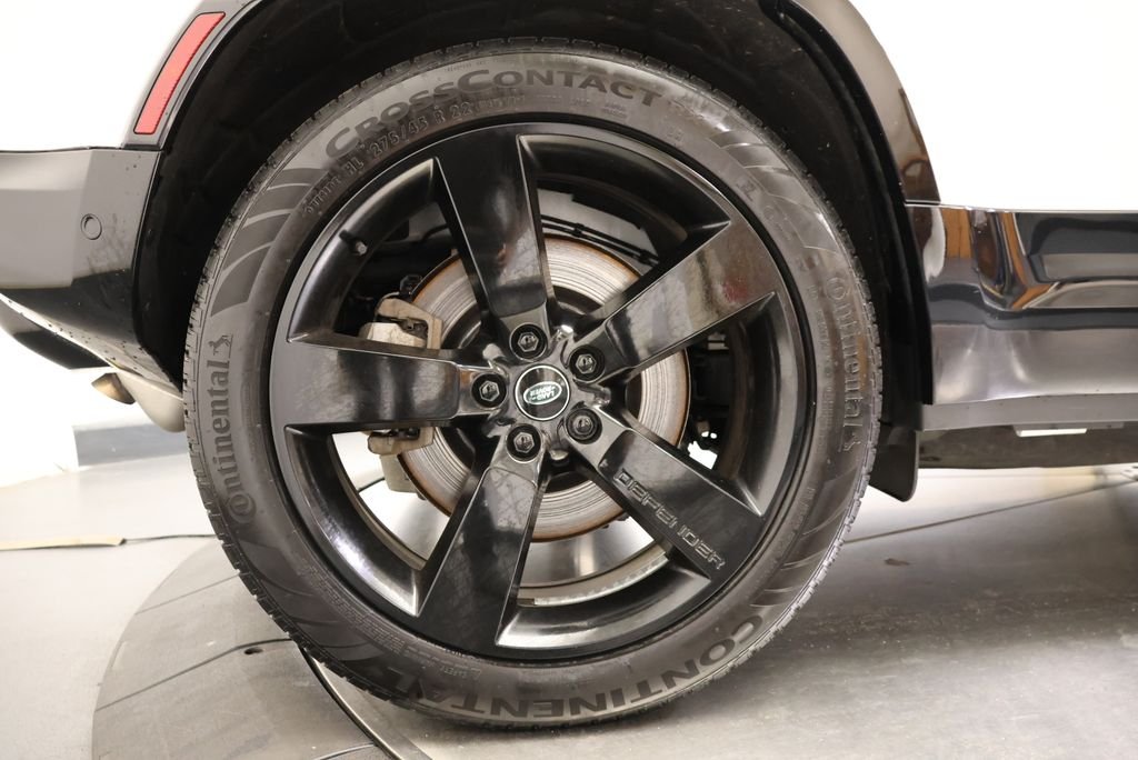 Used 2023 Fuji White Land Rover X-Dynamic SE image 11