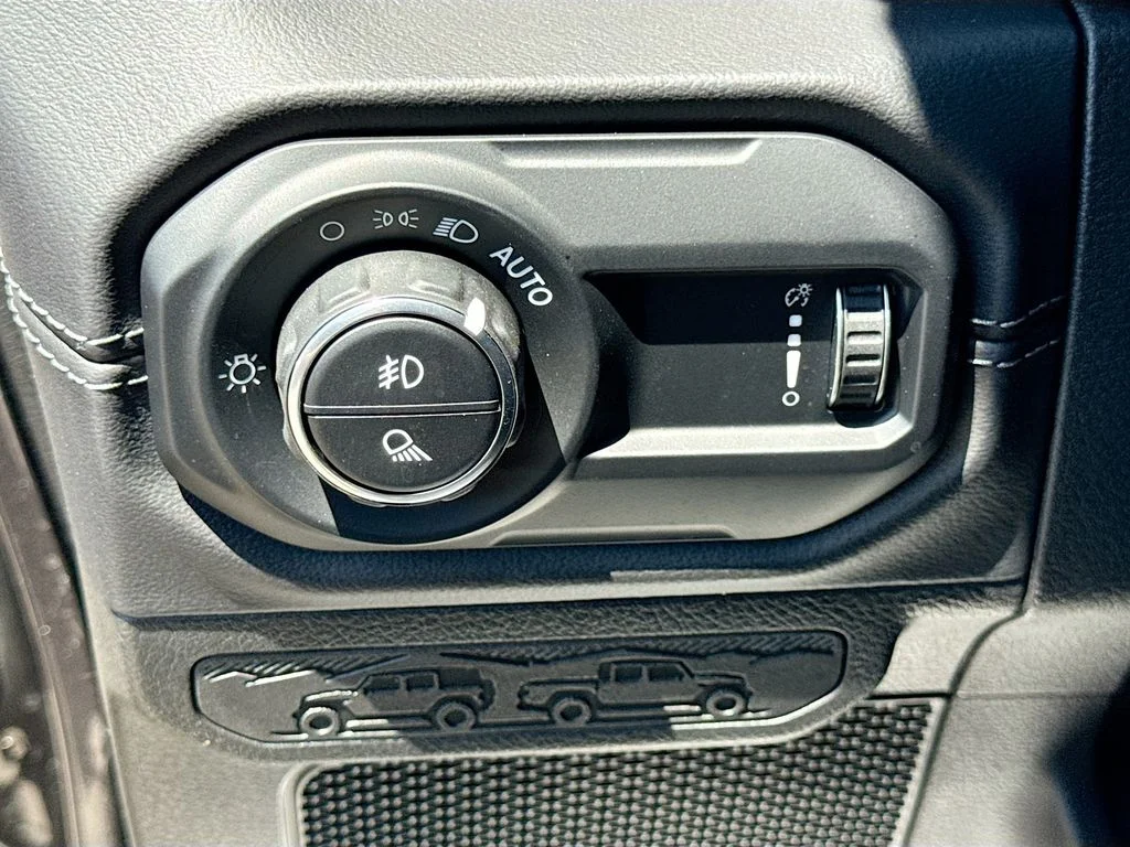 Used 2025 Gray Jeep Rubicon image 12