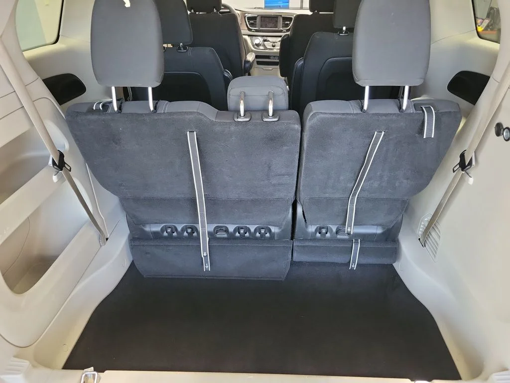 Certified Used 2023 Gray Chrysler LX image 19