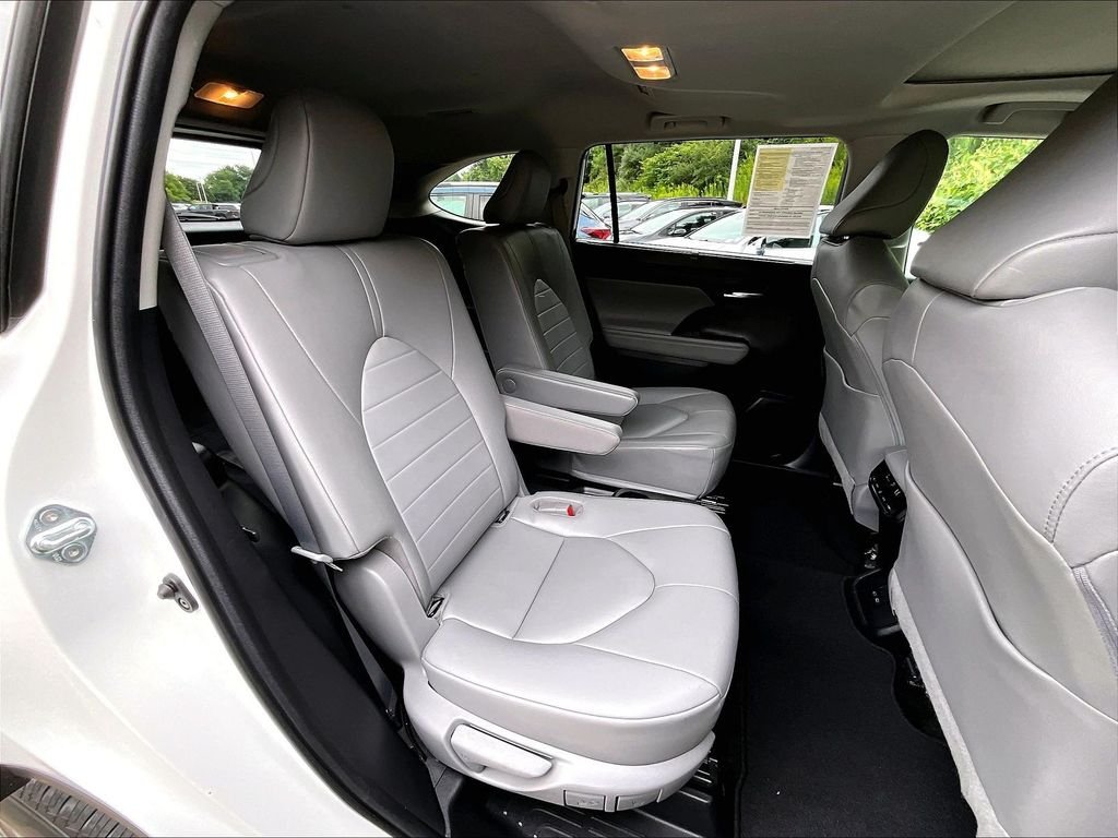 Used 2023 Beige Toyota XLE image 16