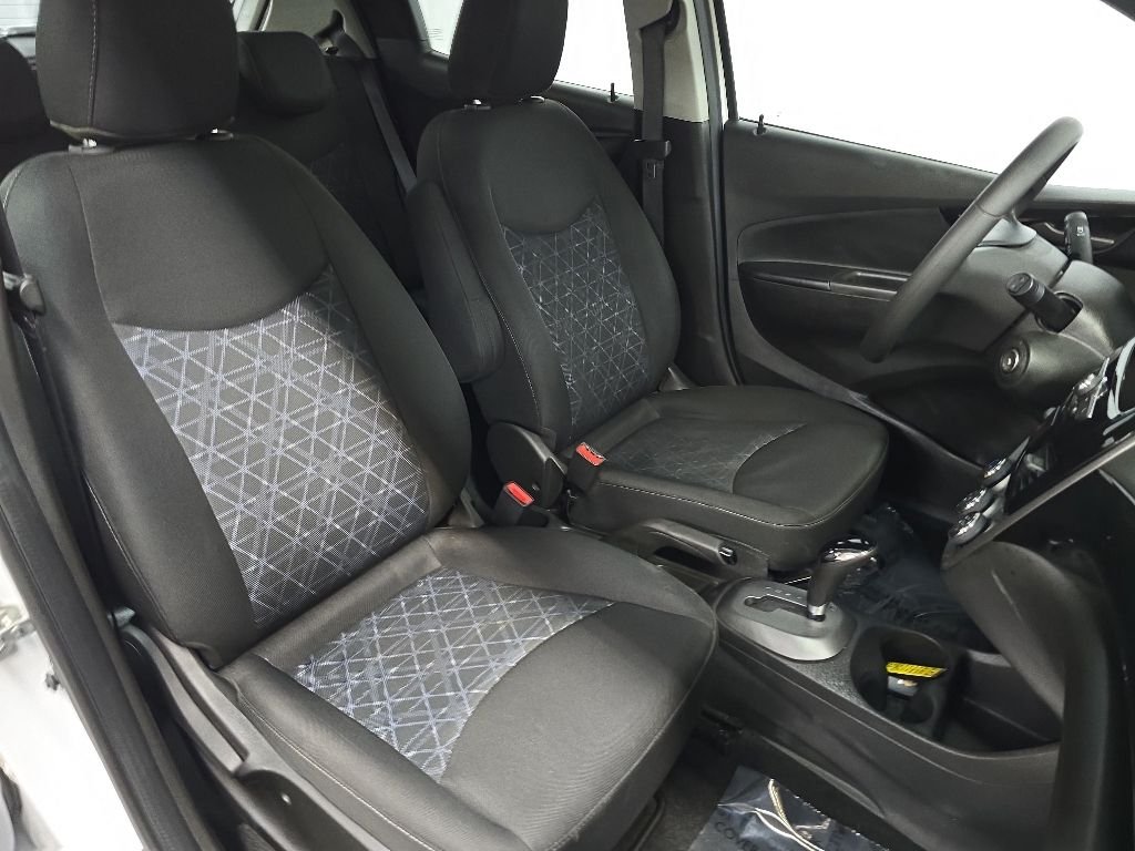 Used 2020 White Chevrolet 1LT image 14