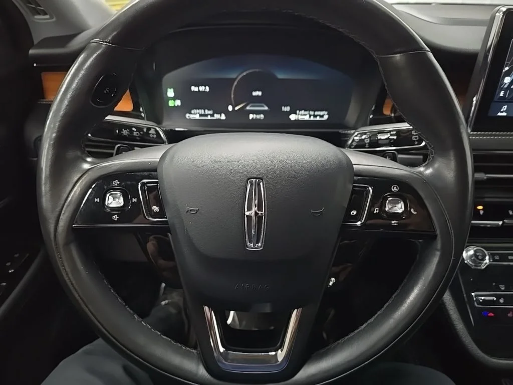 Used 2022 Gray Metallic Lincoln Reserve image 24