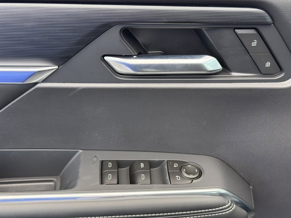 2026 GMC ACADIA - Image 14