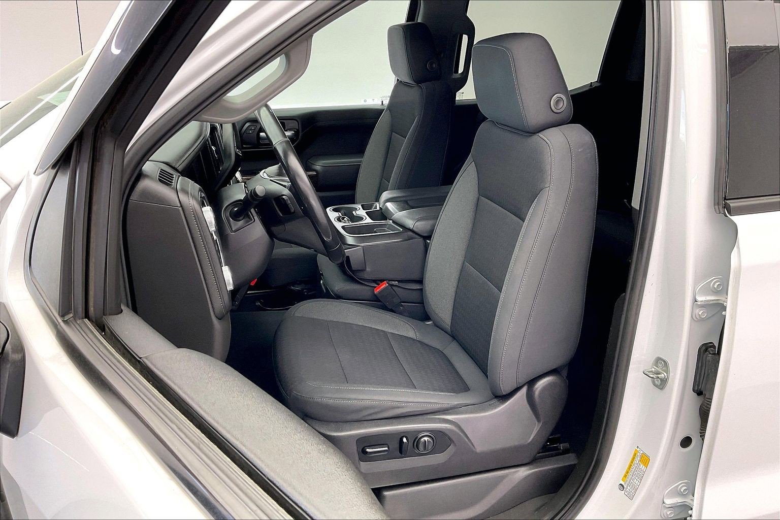Used 2021 Summit White GMC Elevation image 17