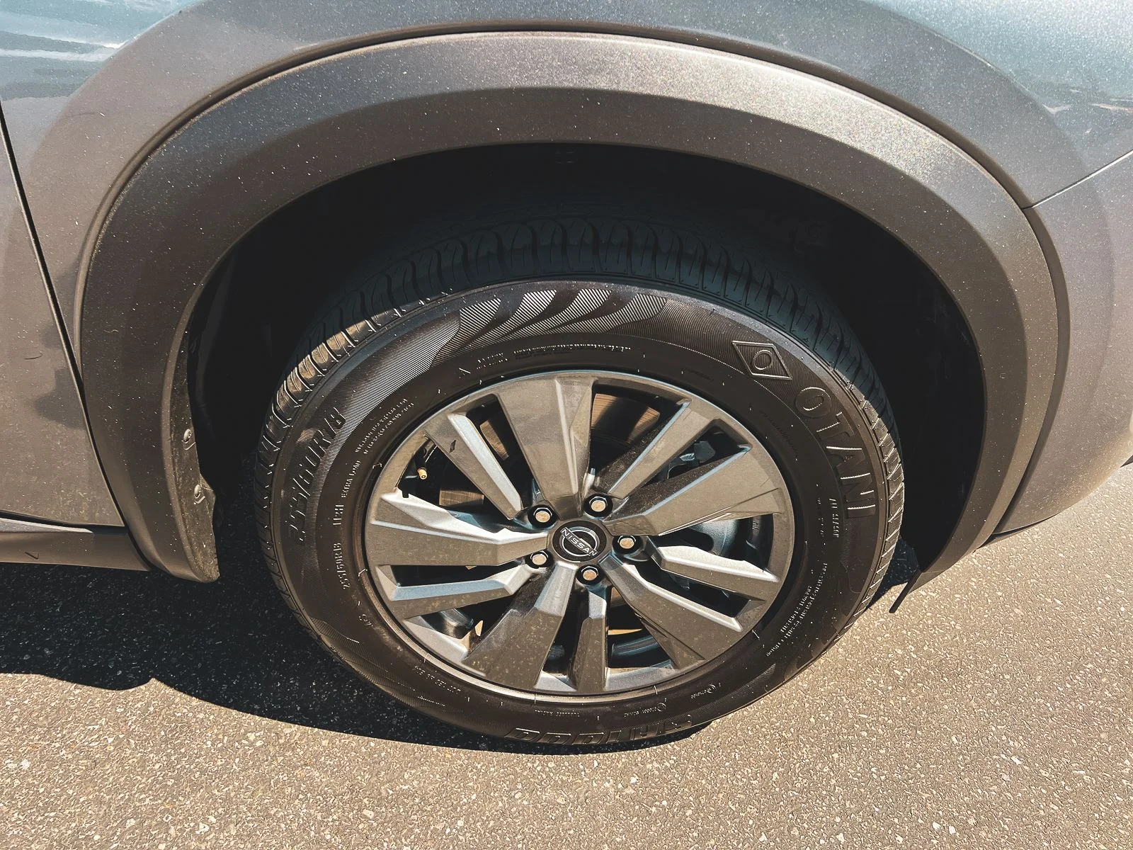 Used 2024 Gray Nissan SV image 9