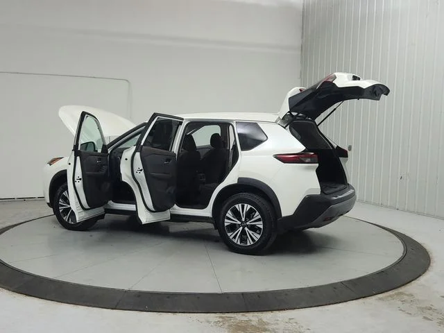 Used 2022 White Nissan SV image 14