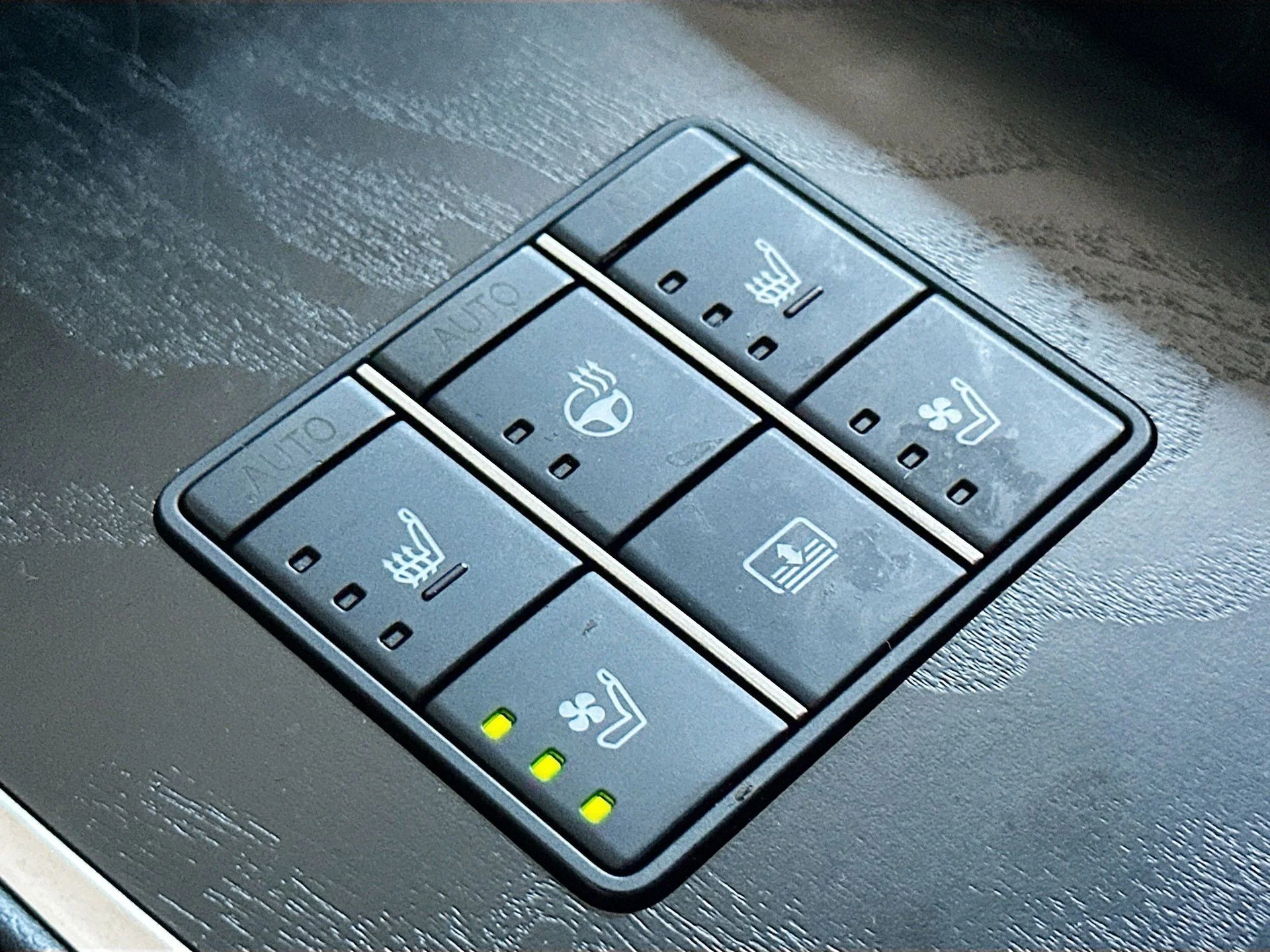 Used 2023 White Lexus 500 Base image 18