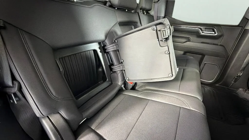 Used 2024 Summit White Chevrolet LTZ image 31