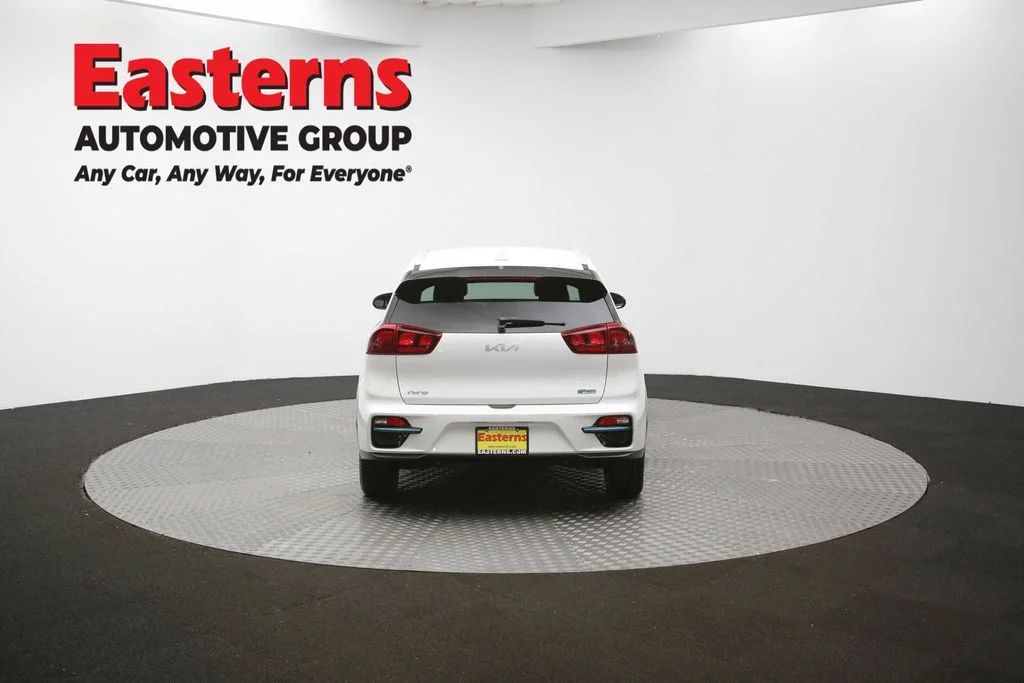 Used 2022 White Kia EX image 39