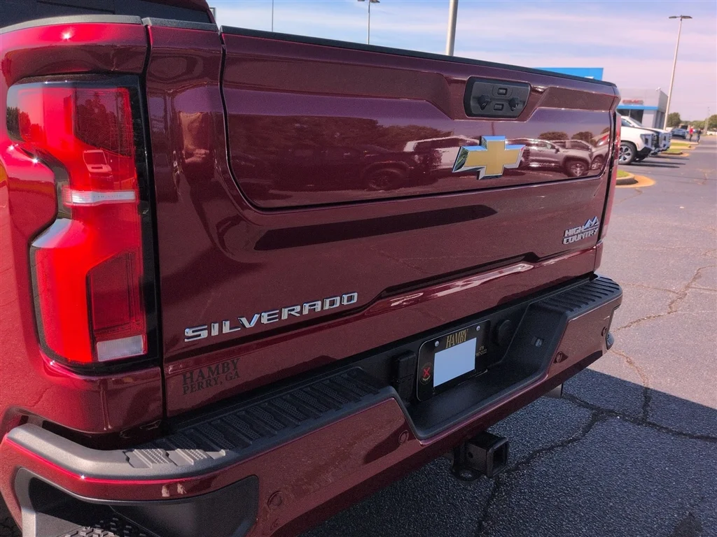 Used 2025 Radiant Red Tintcoat Chevrolet High Country image 33