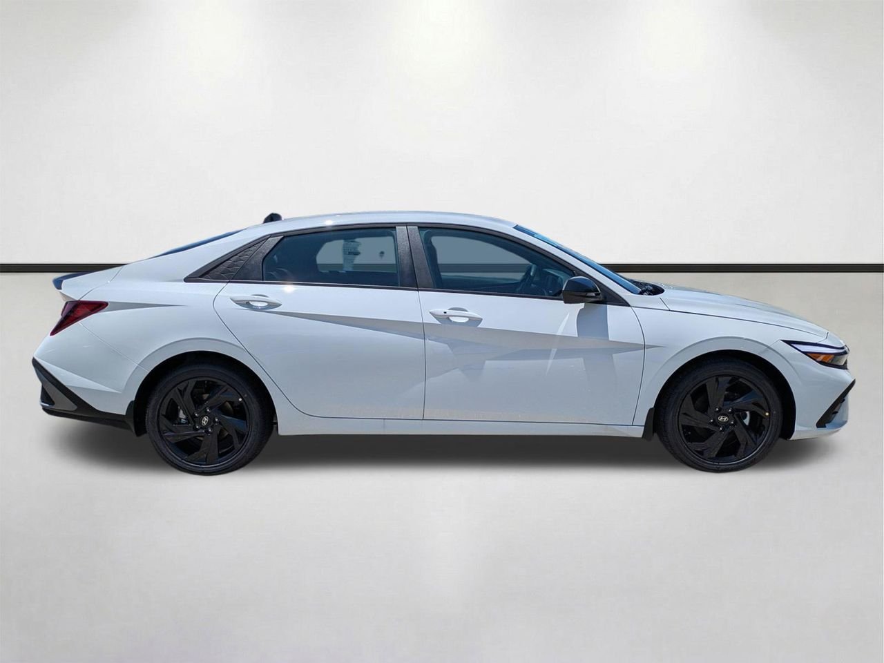 New 2026 Serenity White Hyundai SEL Sport Plus image 4