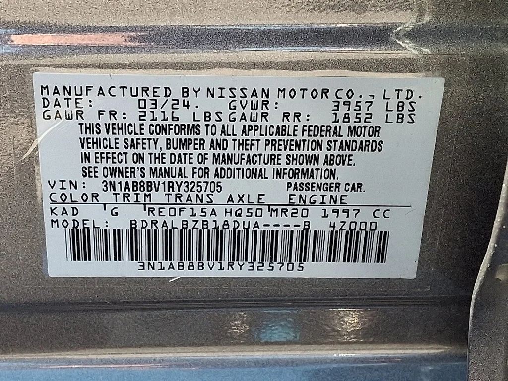 Used 2024 Gray Nissan S image 27
