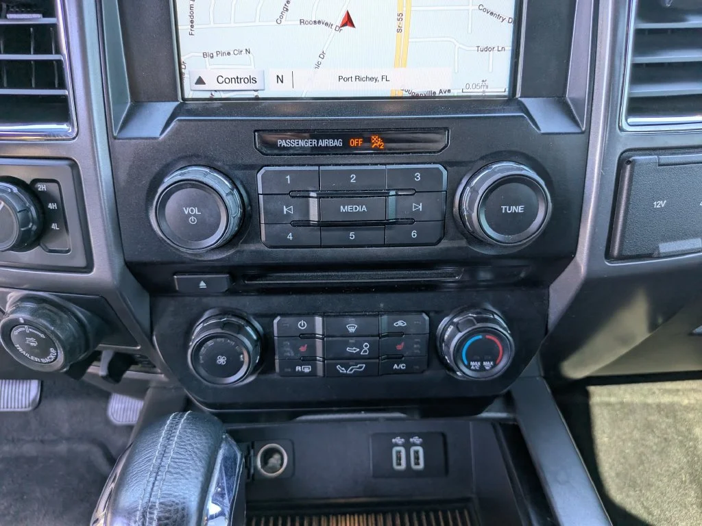 Used 2016 Blue Flame Metallic Ford XLT image 27