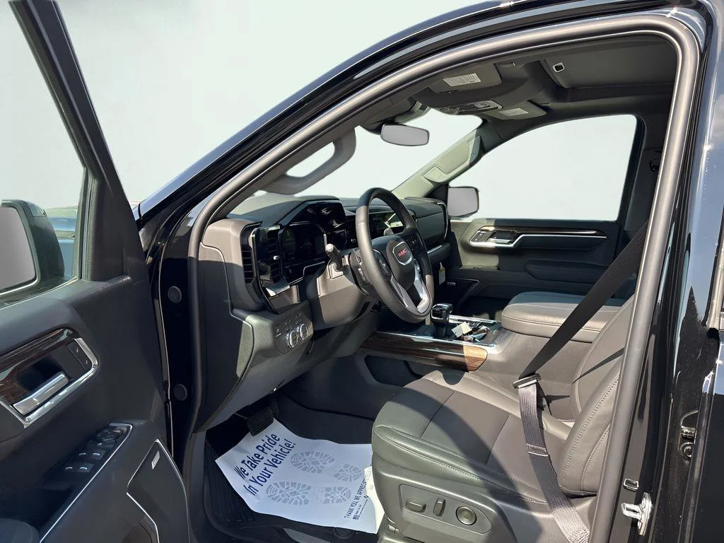 New 2026 Onyx Black GMC Elevation image 18