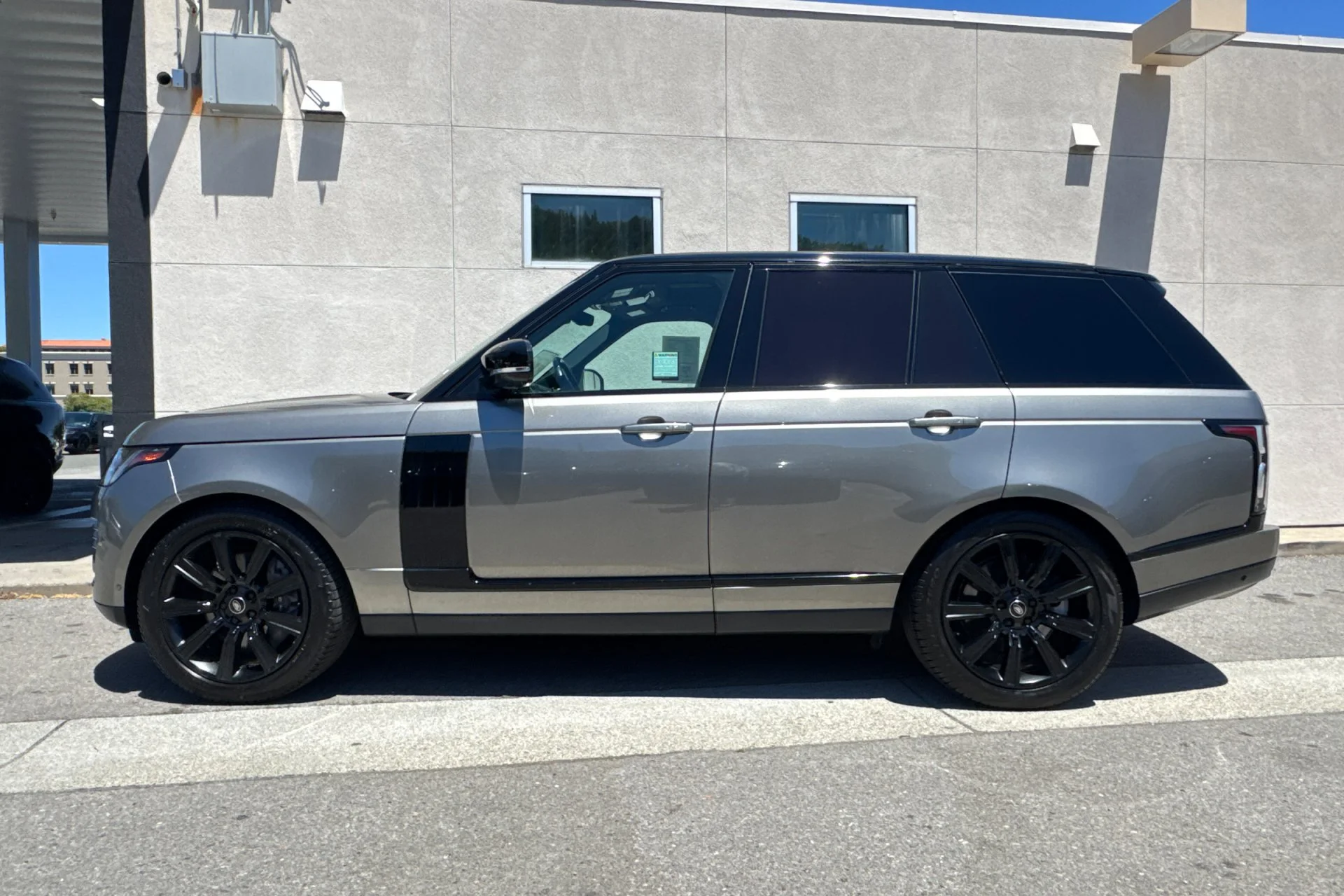 Used 2021 Silicon Silver Premium Metallic Land Rover Westminster image 5