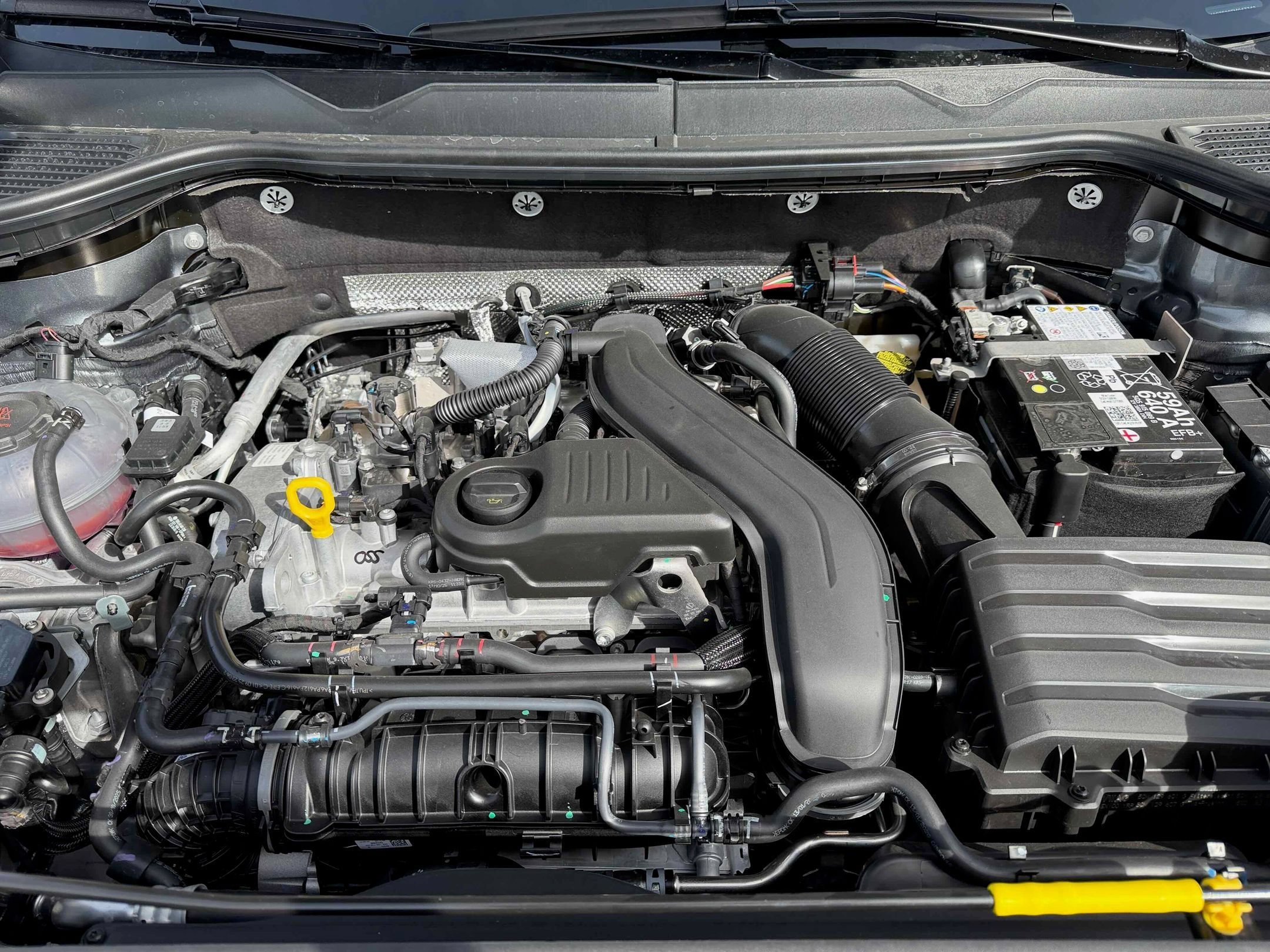 New 2026 Platinum Gray Volkswagen SEL image 35