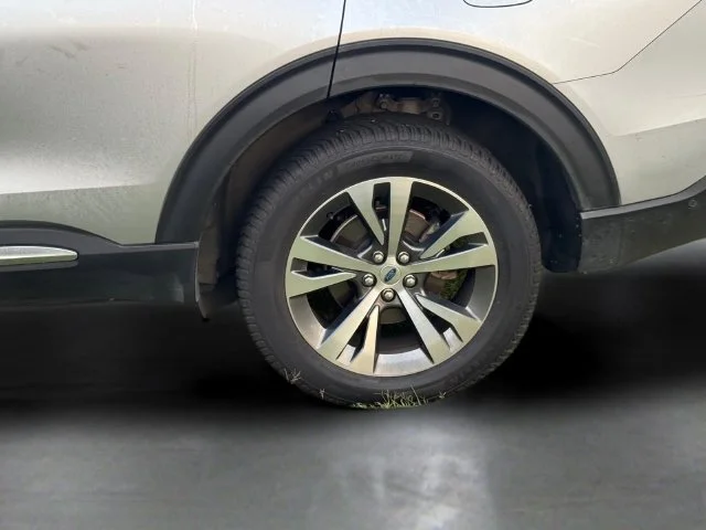 Used 2020 Silver Ford Platinum image 14