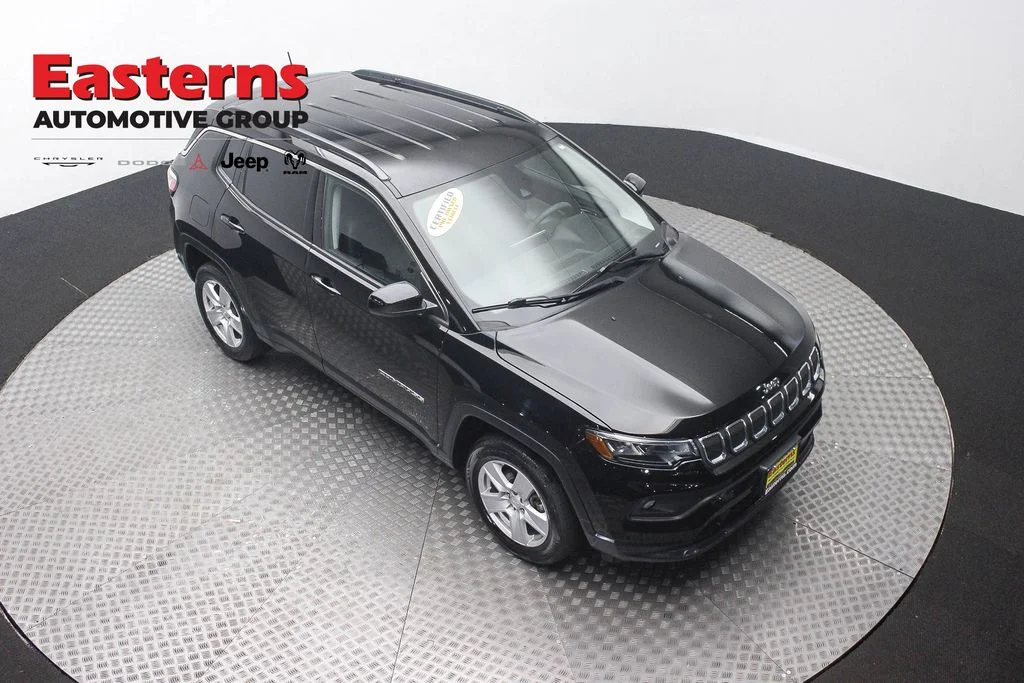 Certified Used 2022 Black Jeep Latitude image 3