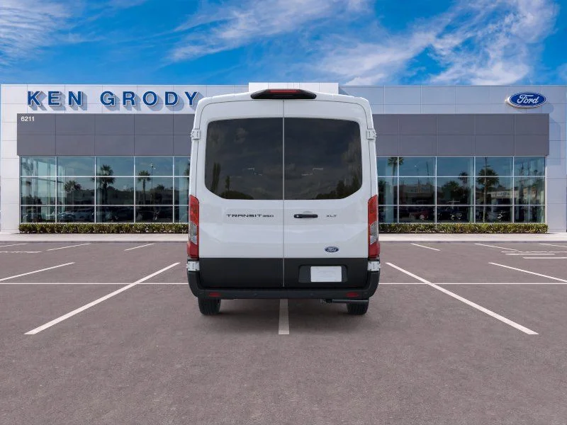 New 2026 Oxford White Ford XLT image 5