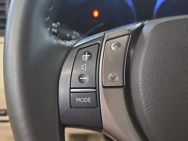 Used 2015 Mica Lexus 350 image 17