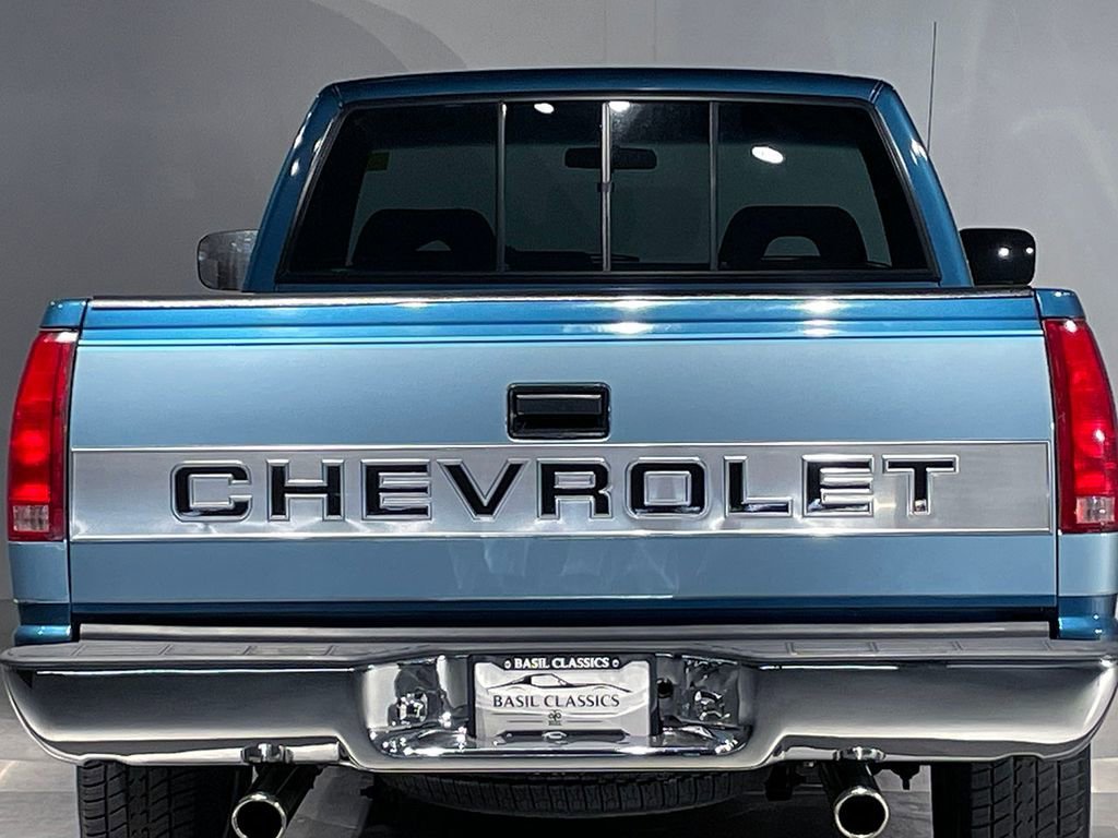 Used 1992  Chevrolet NA image 32
