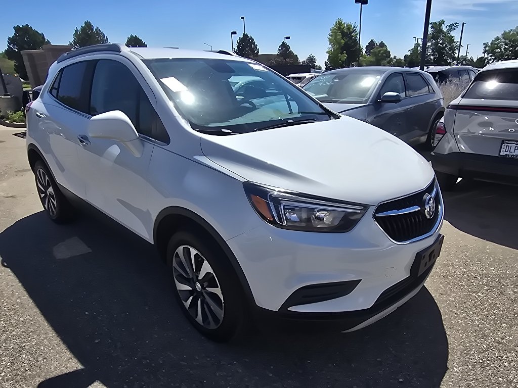 Used 2022 Summit White Buick Preferred image 8