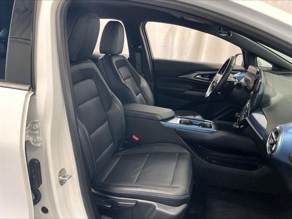 Used 2024 White Chevrolet LT image 11