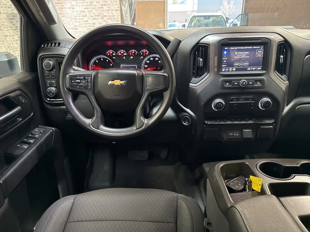 Used 2024 White Chevrolet Custom image 18