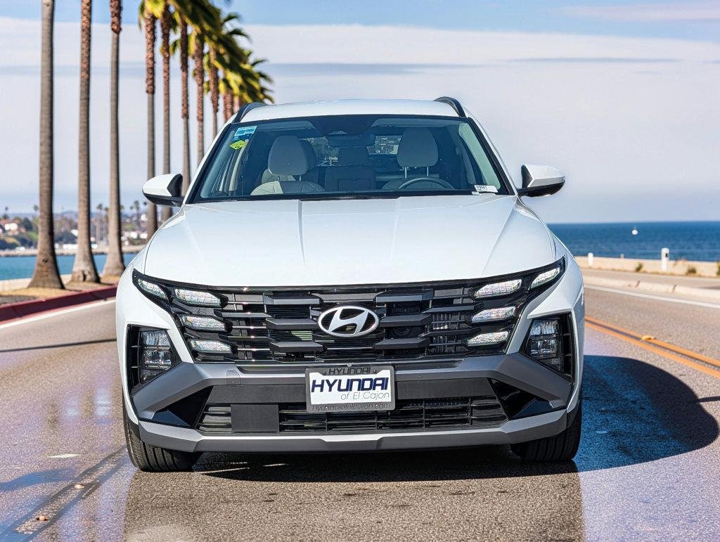 New 2026 White Hyundai SEL FWD image 3