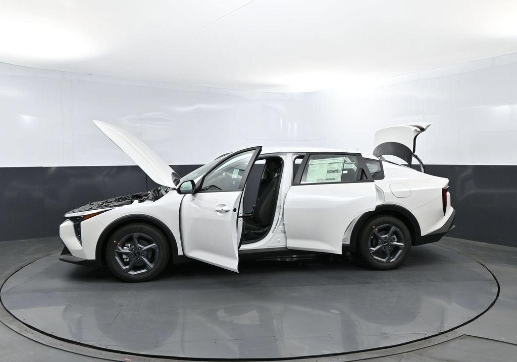 New 2026 Snow White Pearl Kia LXS image 13