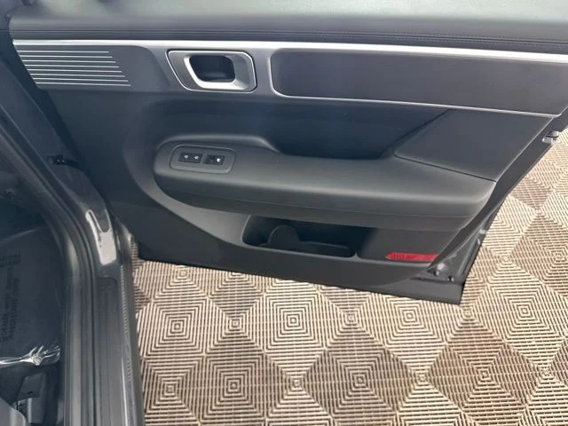 Used 2025 Gray Hyundai SE image 19
