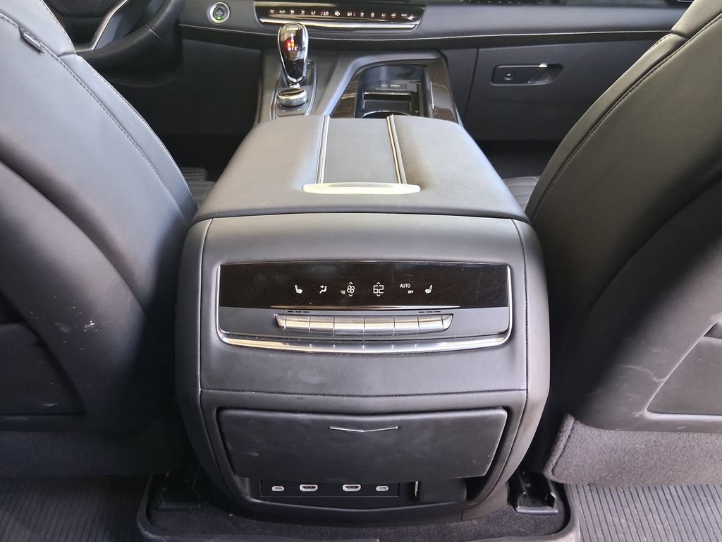 Used 2024 Crystal White Tricoat Cadillac Sport Platinum image 27