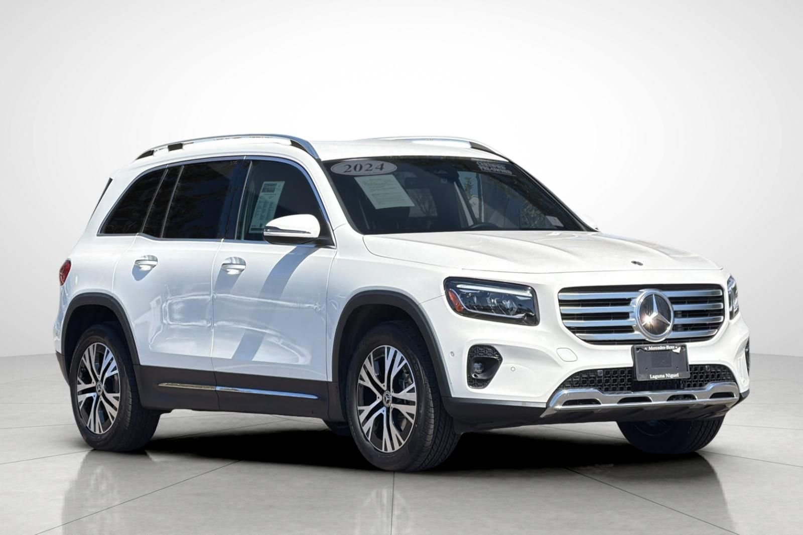 Used 2024 White Mercedes-Benz GLB 250 image 17