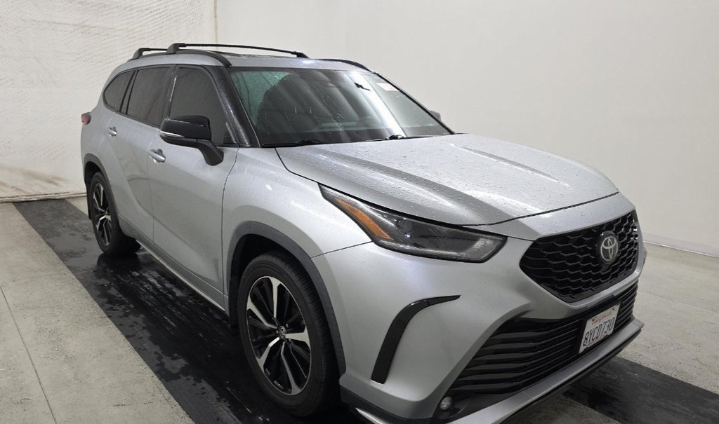 Used 2021 Toyota Highlander XSE with VIN 5TDJZRAHXMS081790 for sale in Kansas City
