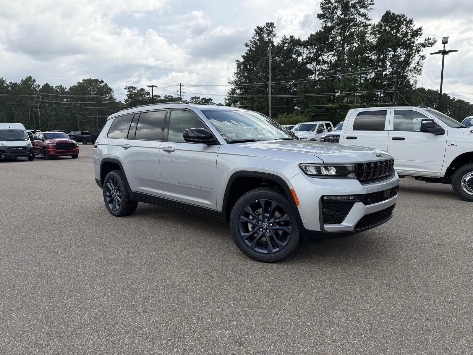 New 2026 Silver Zynith Exterior Paint Jeep 85th Anniversary Edition image 3