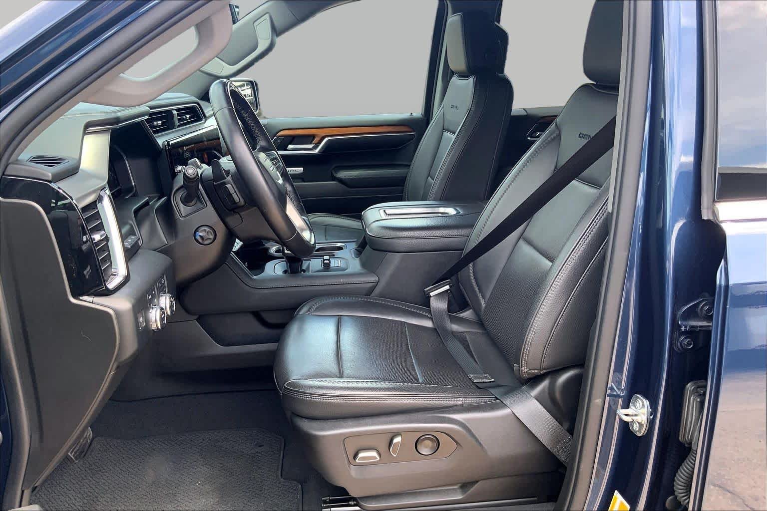 Used 2022 Pacific Blue Metallic GMC Denali image 8